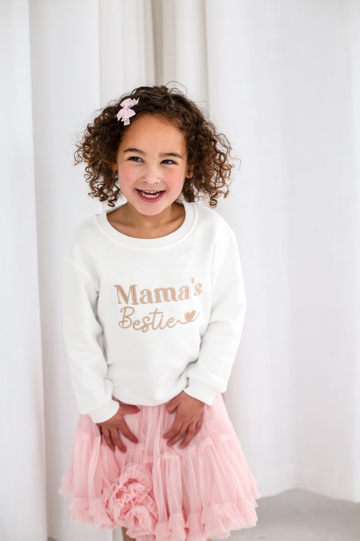 Mama's Bestie embroidered love heart Sweatshirt
