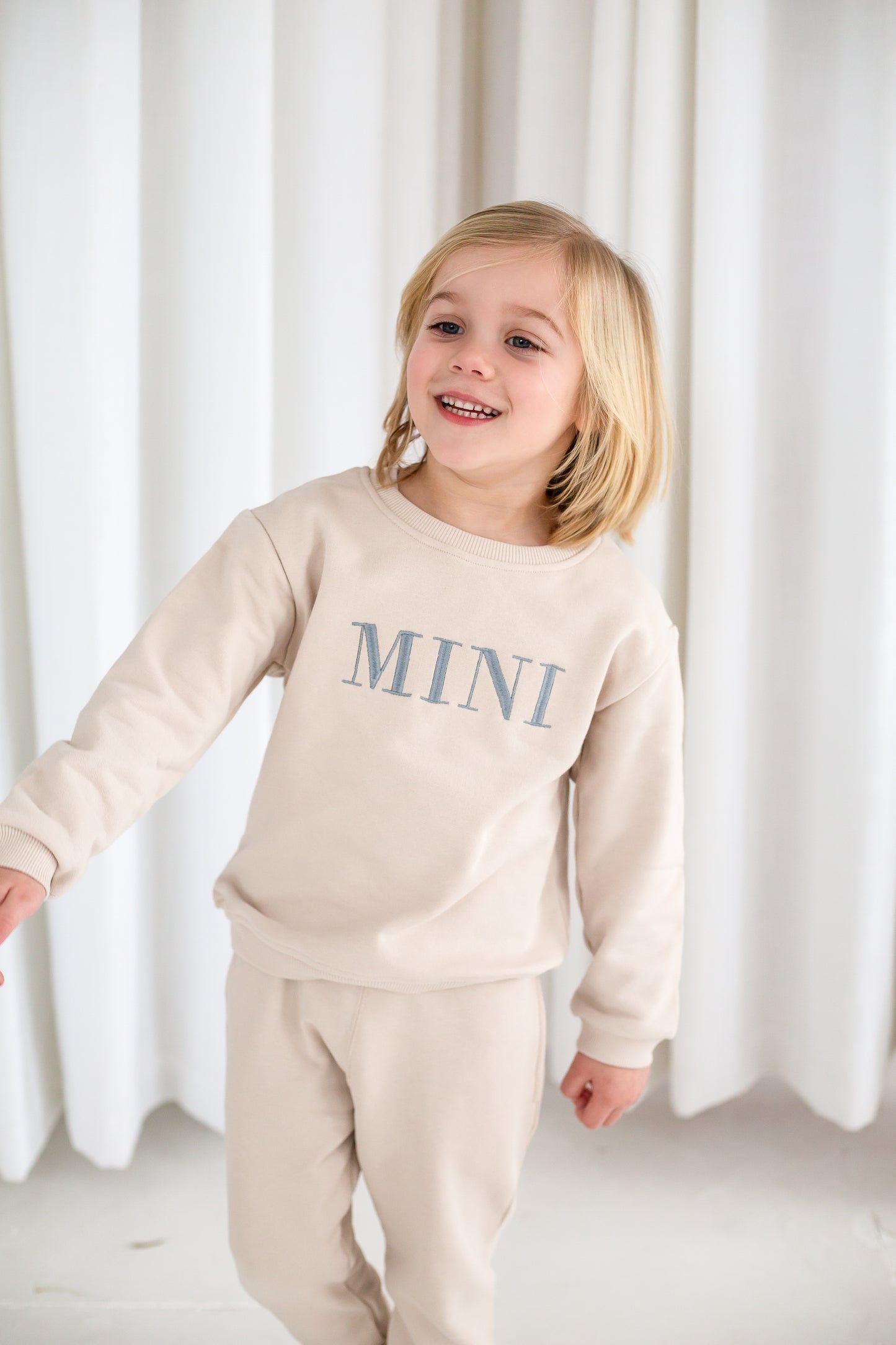 AW 'MINI' embroidered sweatshirt
