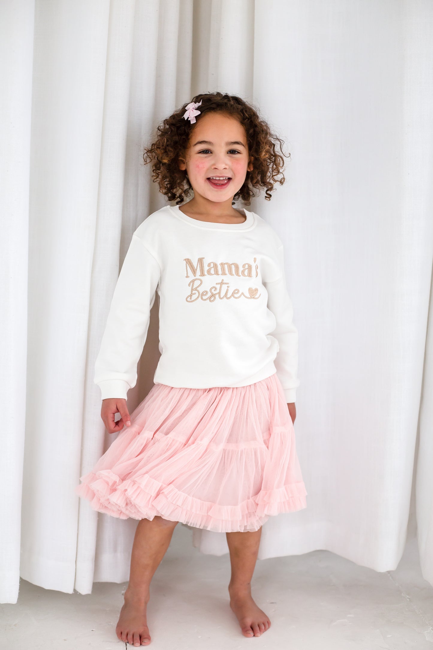 Mama's Bestie embroidered love heart Sweatshirt