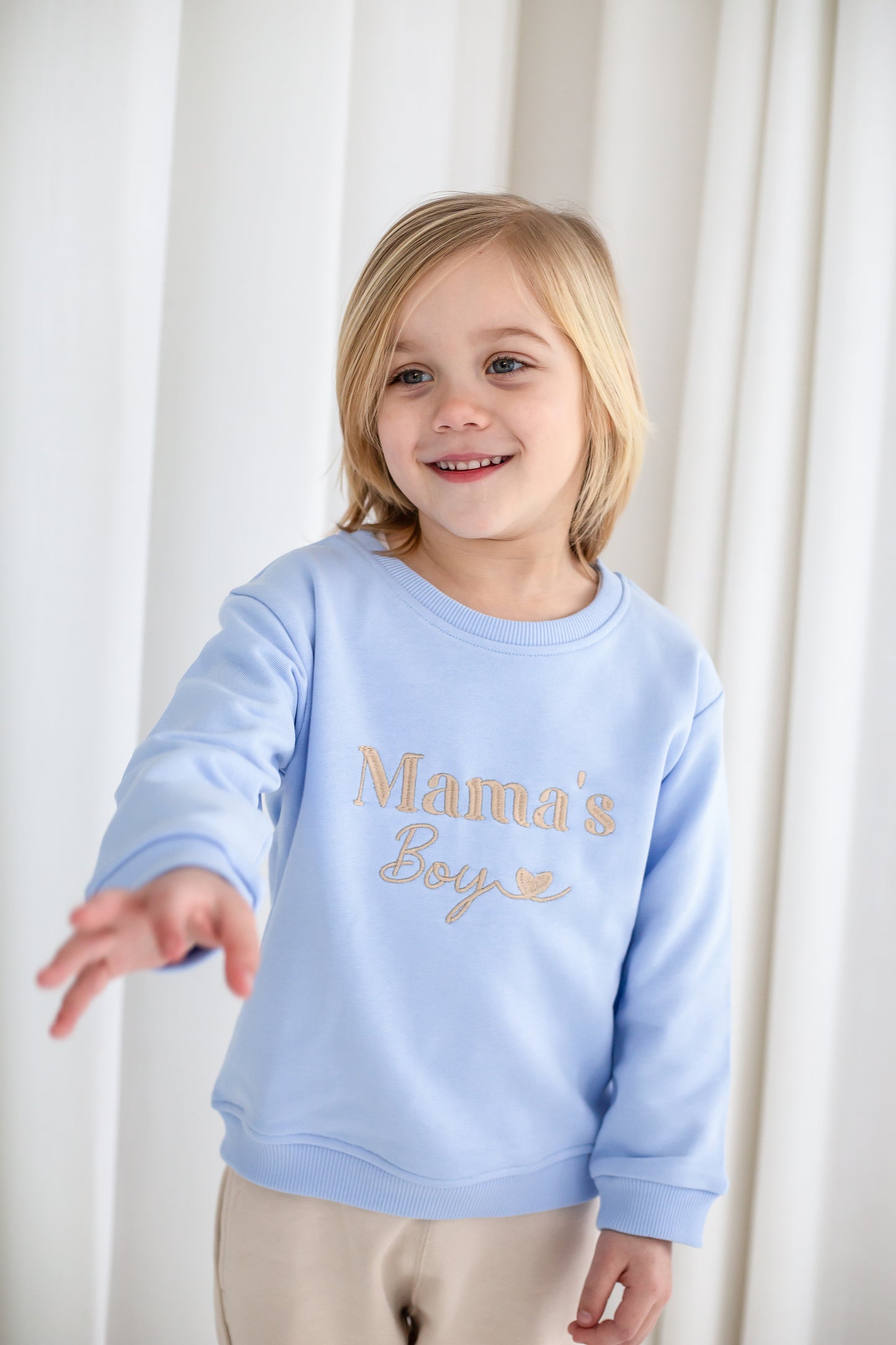 Mama's Boy embroidered love heart Sweatshirt