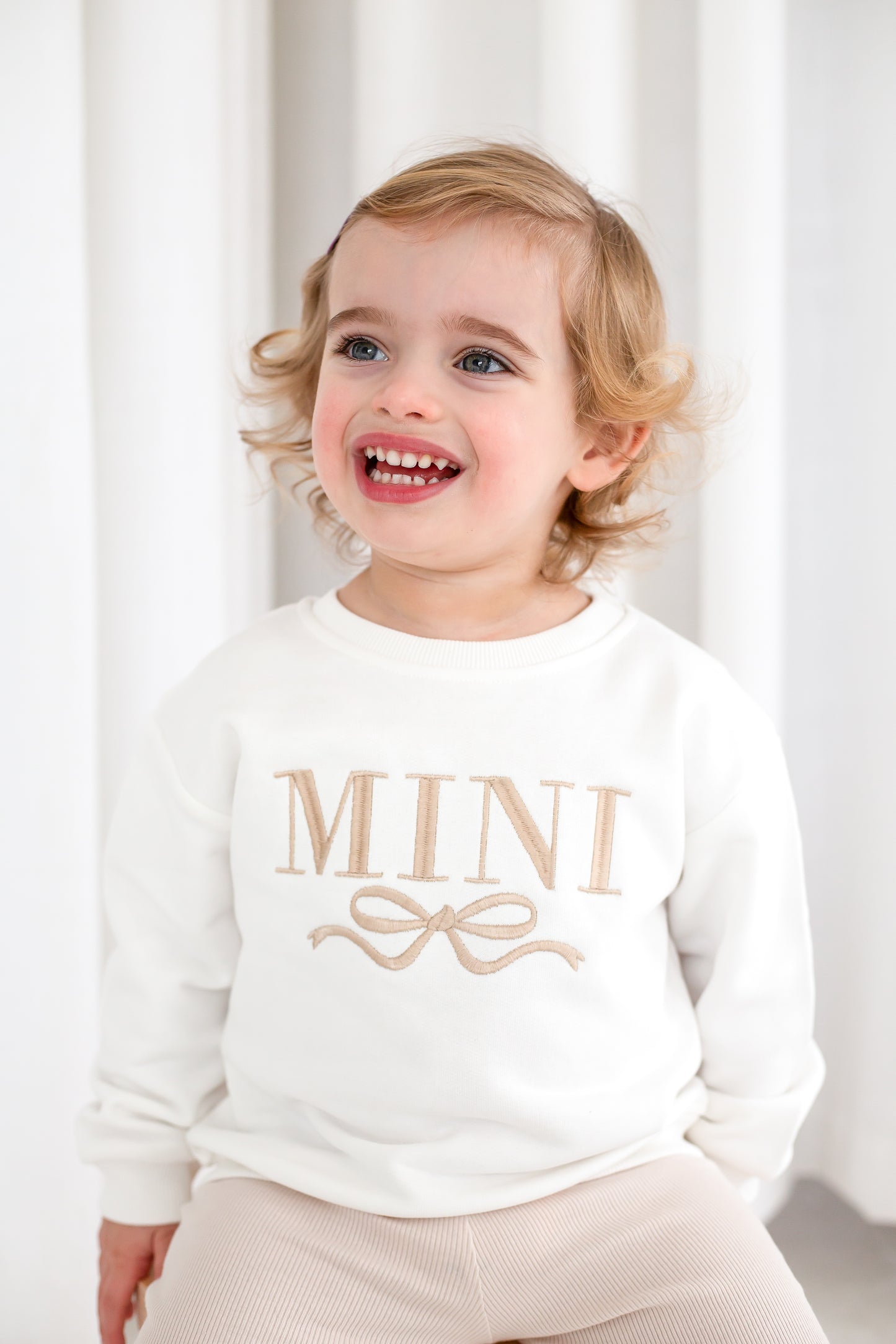 AW Mini Child's embroidered matching mini me sweatshirt with bow design