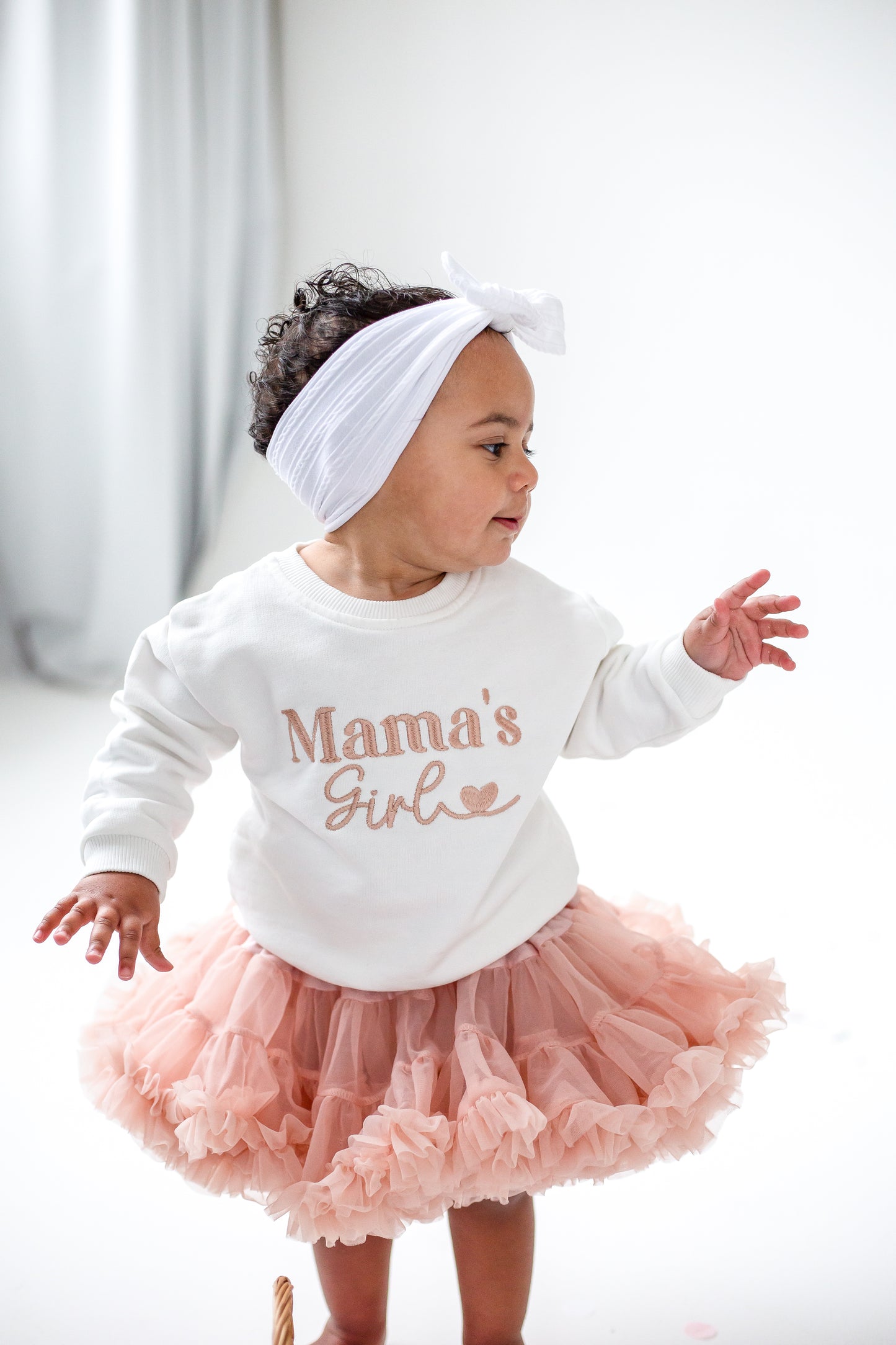Mama's Girl embroidered love heart Sweatshirt